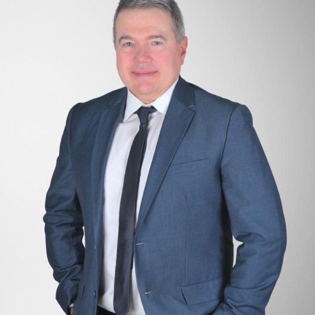 Physiotherapy of Musculoskeletal rehabilitation in adults and children by professional physiotherapist in Kuwait
	
	العلاج الطبيعي لإعادة التأهيل العضلي الهيكلي لدى البالغين والأطفال من قبل أخصائي العلاج الطبيعي في الكويت